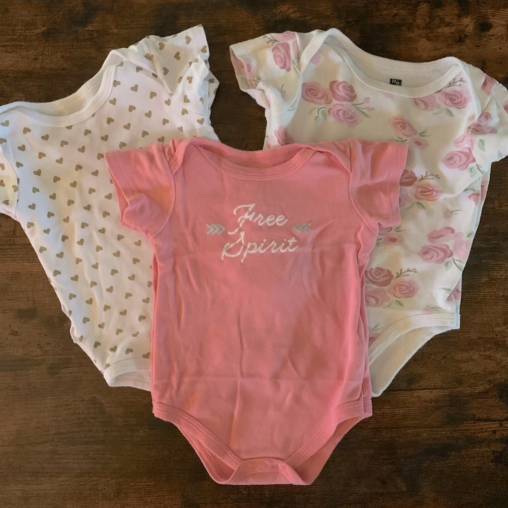 5/$25 sale — Hudson baby onesie set - 18M - Picture 1 of 3